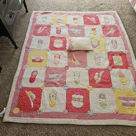Pottery Barn Kids Girl's Patchwork Quilt 66×82 Twin Size Blanket & Pillow Set
